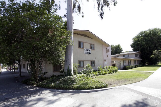 Building Photo - Imperial Apartments