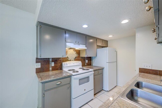 Building Photo - 3438 Willowrun Dr