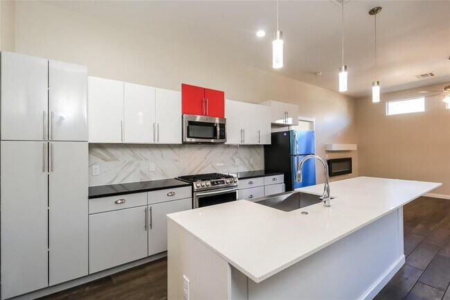 Building Photo - 11215 Paradise Out Ln