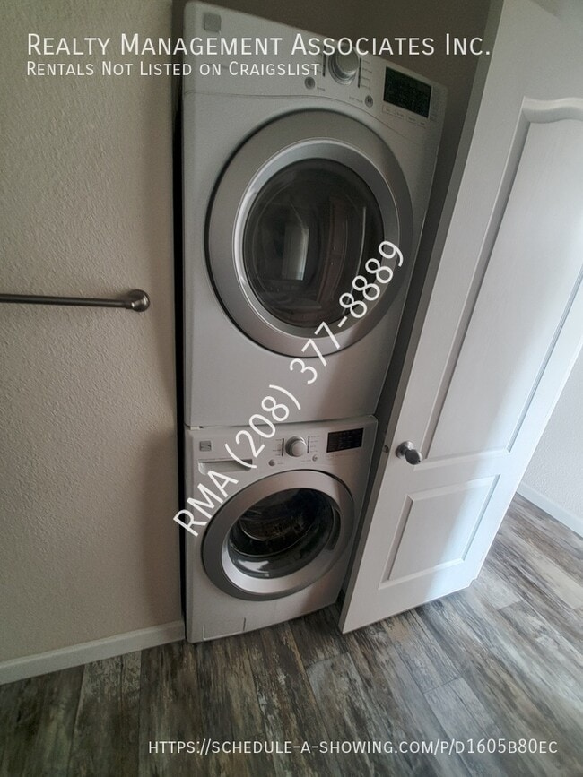 Building Photo - 320 S 2nd Ave