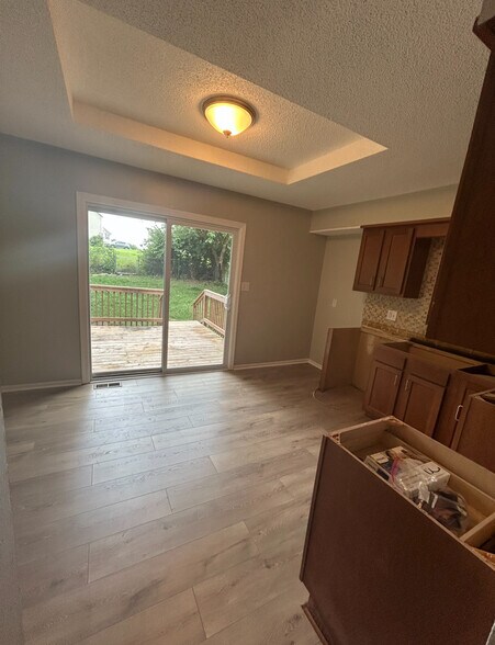 Building Photo - 1411 La Chateau Dr