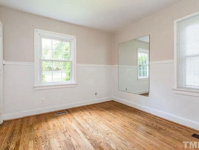 Building Photo - 2602 Wayland Dr