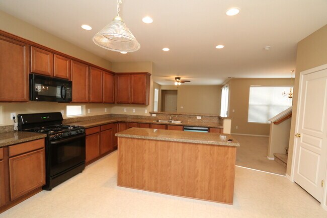 Building Photo - Beautiful Spacious 4 Bedroom Home!