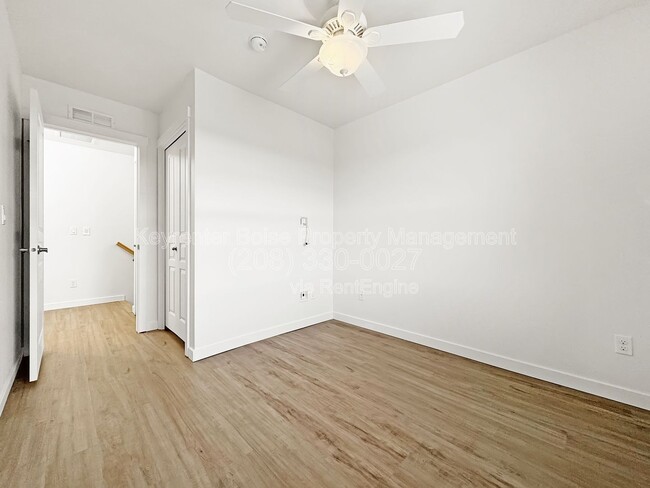 Building Photo - 8721 W Pine Valley Ln