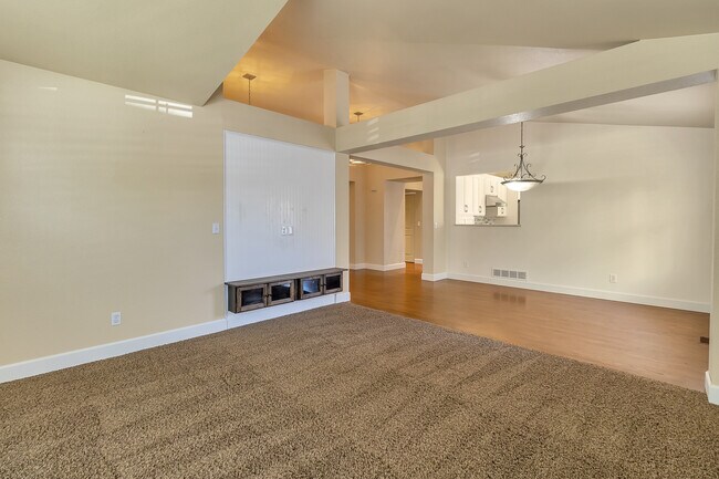 Building Photo - 4825 W 127th Pl