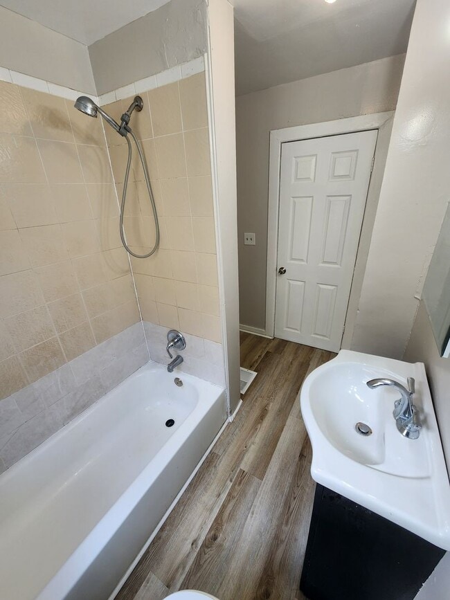 Building Photo - 137 Washington St