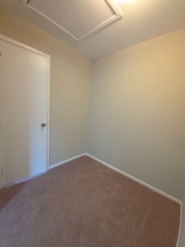 Building Photo - 918 Merritt Dr