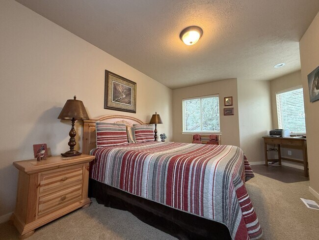 Building Photo - WINTER SPECIAL DISCOUNTED $500 PER MONTH F...