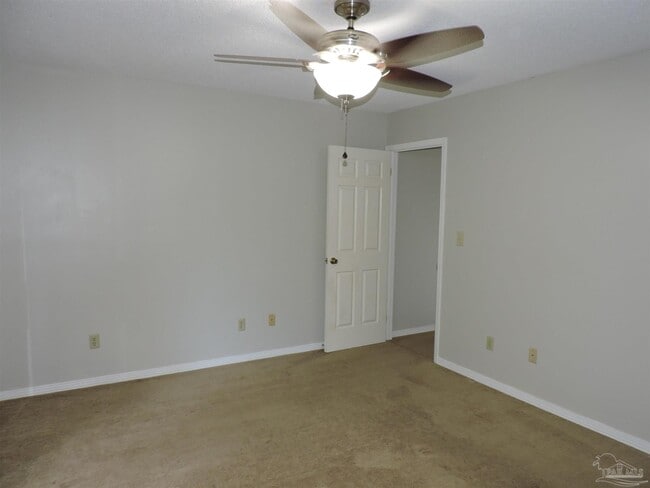 Building Photo - 3501 Parkwood Ave