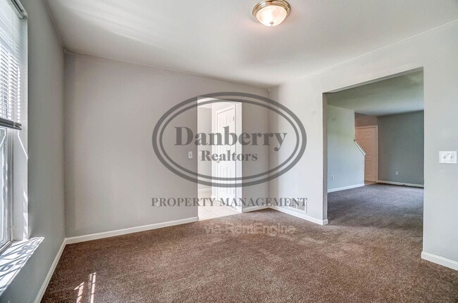 Building Photo - 3733 Willow Run Dr