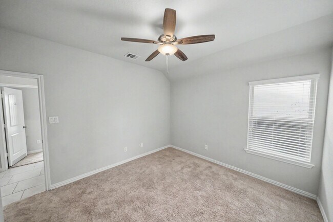 Building Photo - Beautiful Potranco Run Home with 3-Car Garage - Realtor Commission: $750
