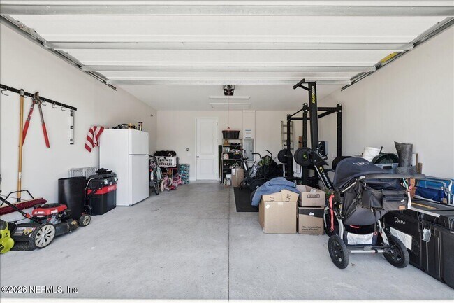 Building Photo - 223 Tanner Trl