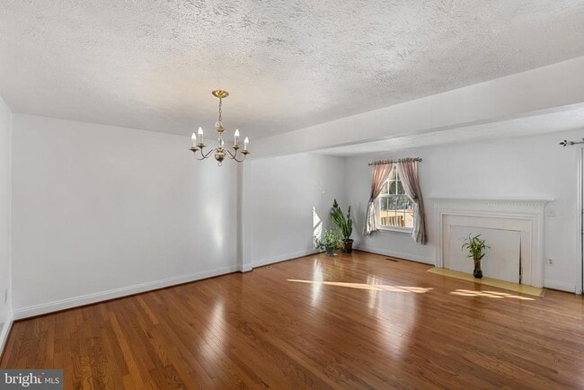 Building Photo - 10877 Olde Woods Way