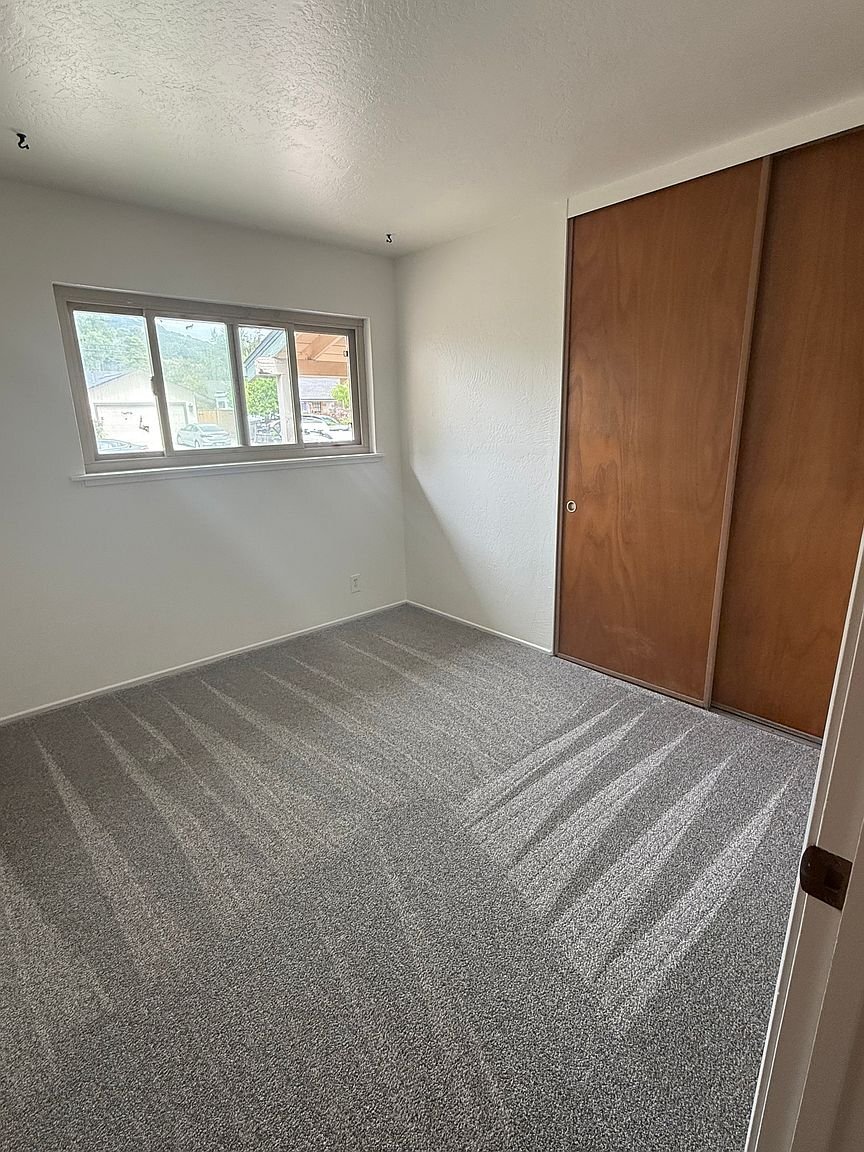 Building Photo - 561 Princeton Pl