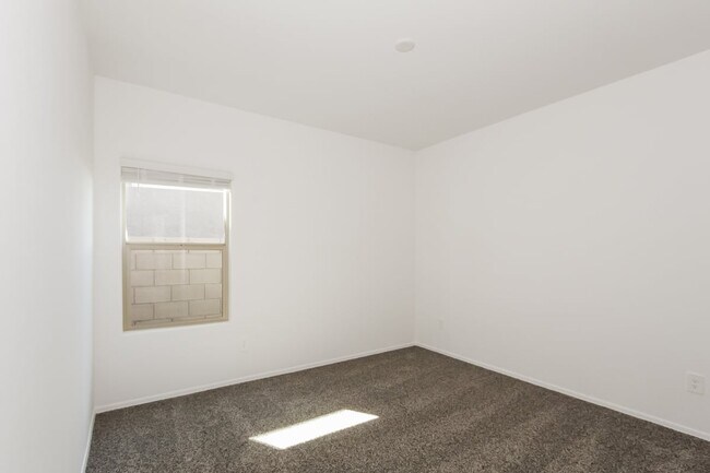 Building Photo - 7570 S Celina Wy