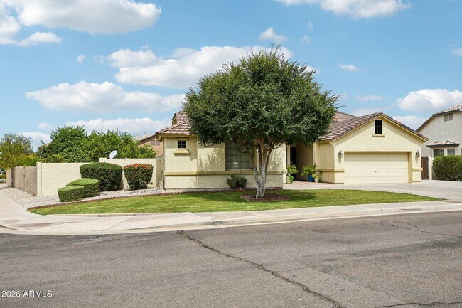 Building Photo - 2801 E Lindrick Dr
