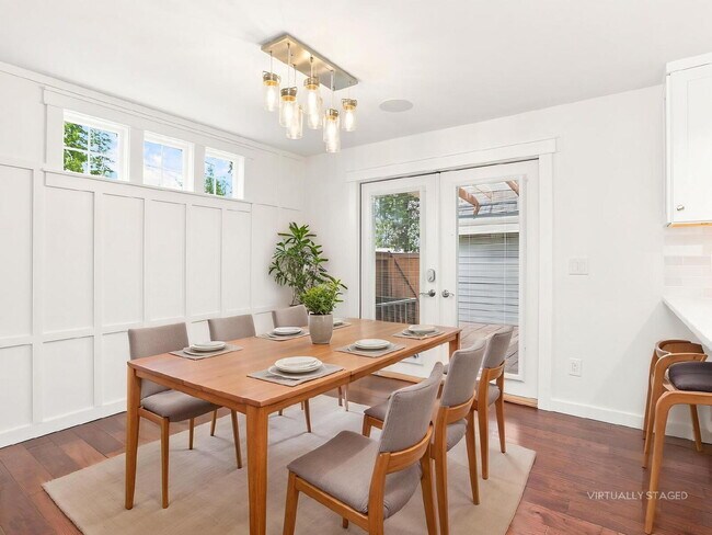 Building Photo - 4 Bedroom PLUS Above Garage Bonus Room in Bothell! Air Conditioned!