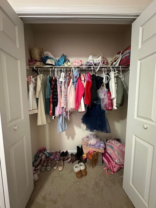 Building Photo - 101 Spain Dr