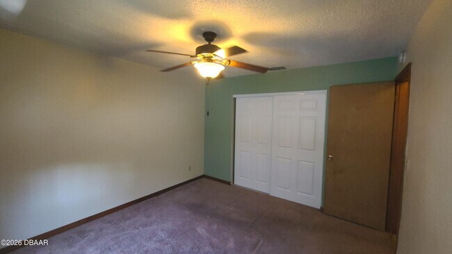 Building Photo - 840 Center Ave