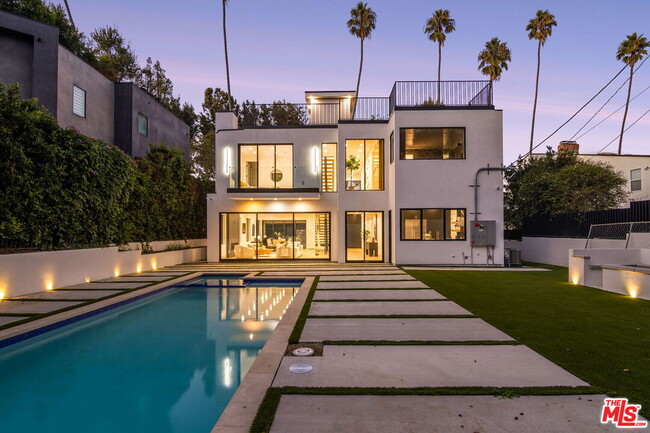 Building Photo - 12700 Montana Ave