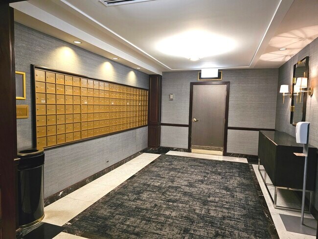 Building Photo - 1313 N Ritchie Ct