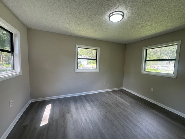 Building Photo - Bright And Renovated 3 Bedroom Home With Modern Updates