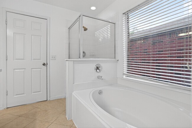 Building Photo - 17627 S Summit Canyon Dr