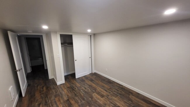 Building Photo - 1460 NW Newport Ave