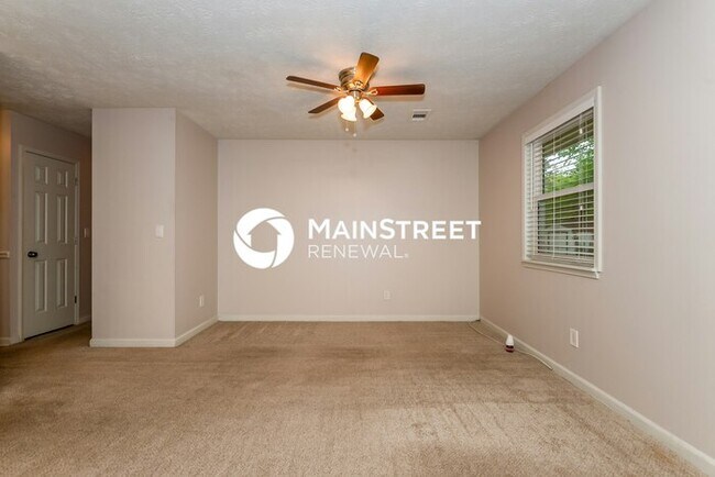 Building Photo - 3 Bedroom Pet-Friendly Home in Jonesboro, GA with Main Street Renewal