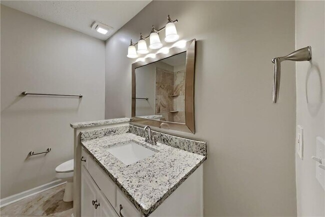 Building Photo - 3929 Lookout Point Dr