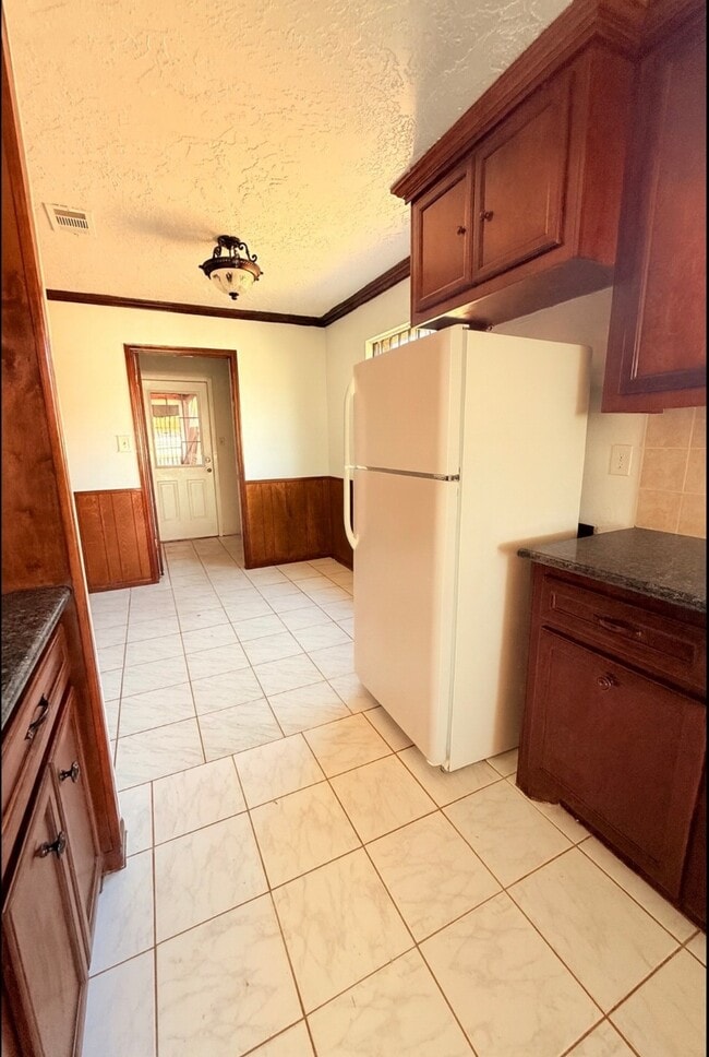 Building Photo - 12335 Huntington Field Dr