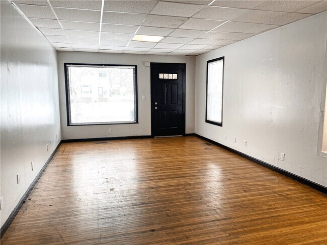 Building Photo - 1083 Dewey Ave