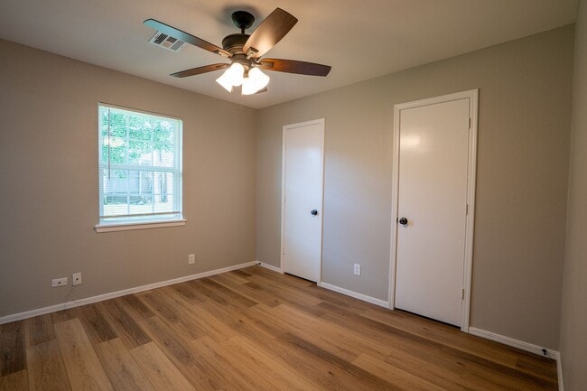 Building Photo - 2209 W Galveston St