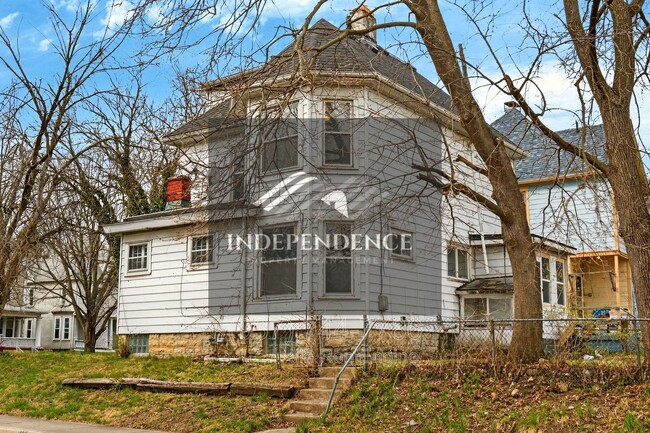 Building Photo - 102 Rockwood Ave