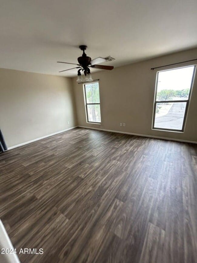 Building Photo - Very Spacious 4 bedroom, 2.5 bath in San Tan Valley