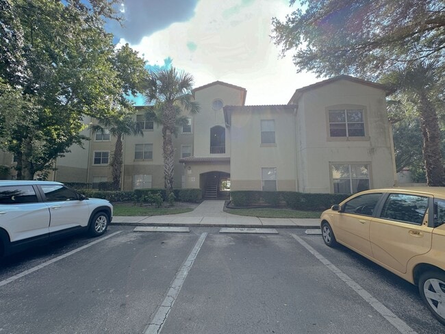 Building Photo - 827 Camargo Way
