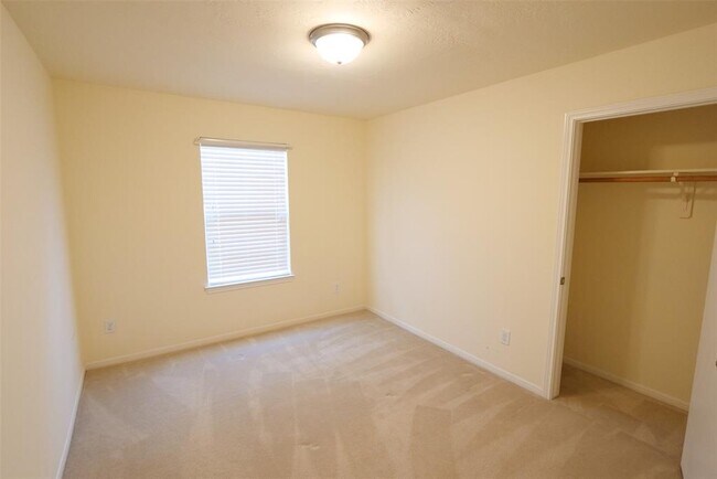 Building Photo - 814 Rosa Del Villa Ct