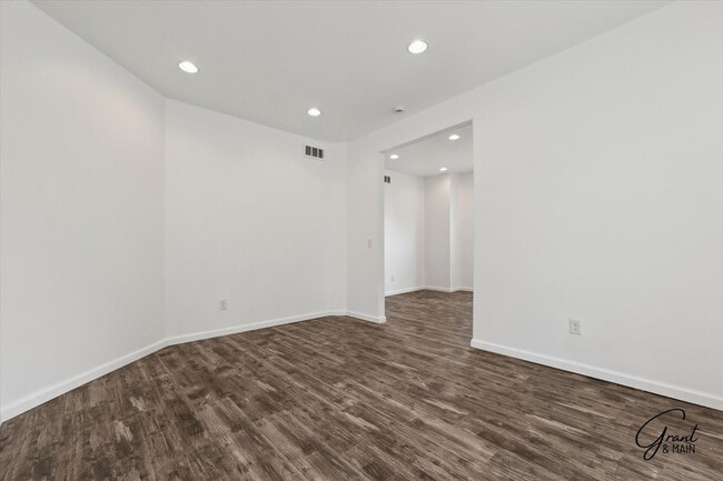 Building Photo - $1,995 - North End 4 Bedroom/ 1.5 bathroom...
