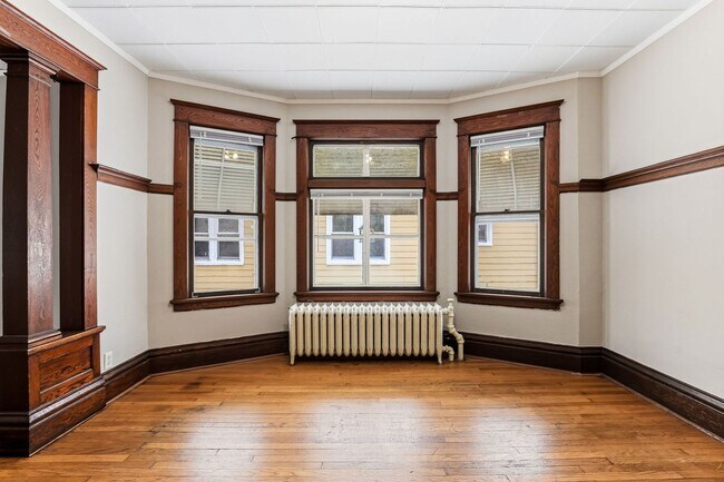 Building Photo - 977 Fremont Ave E