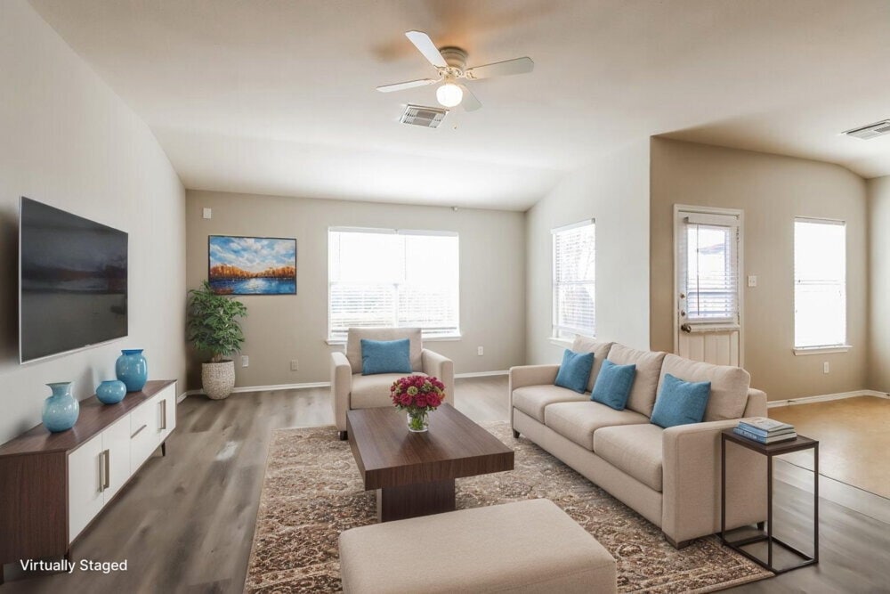 Building Photo - 214 Kestrel Ln