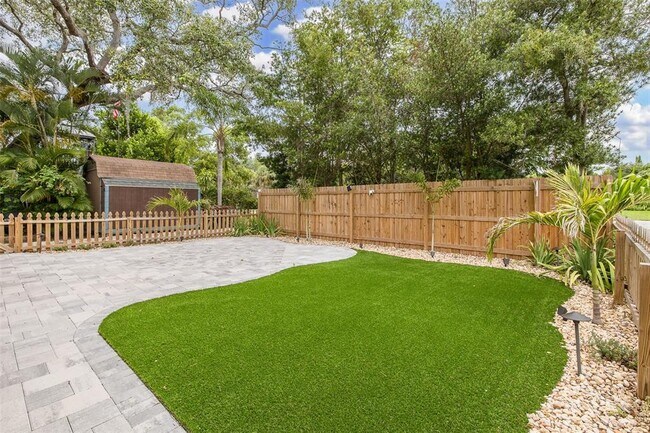 Building Photo - 211 Timberlane Dr
