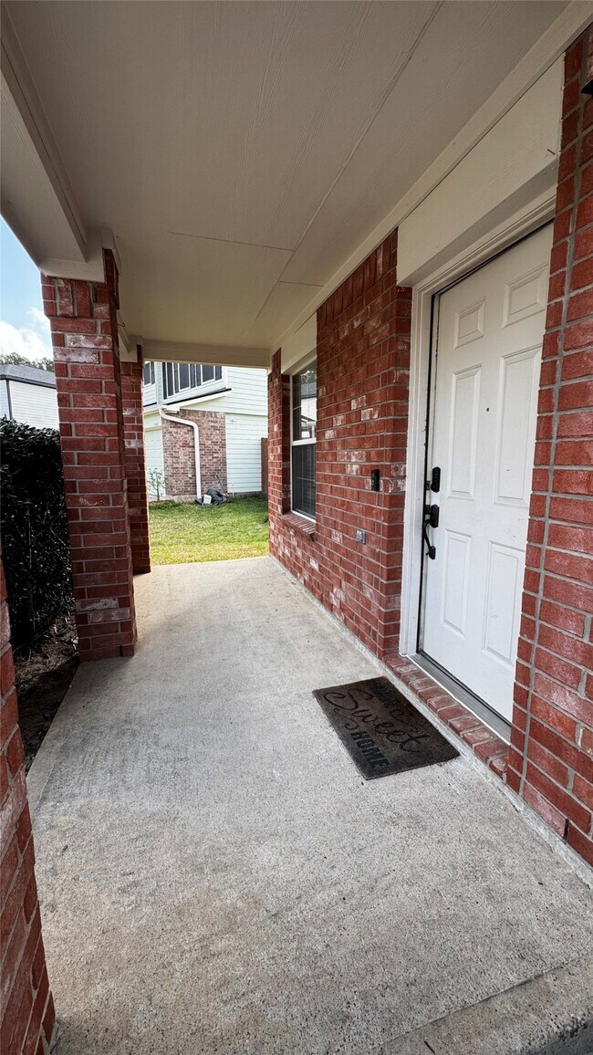 Building Photo - 5018 Woodland Meadows Ln