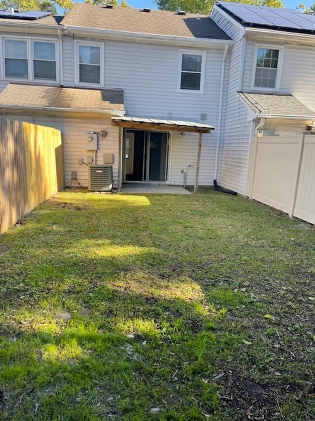 Building Photo - FOR RENT VIRGINIA BEACH