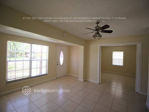 Building Photo - 5217 NE 2nd Ave