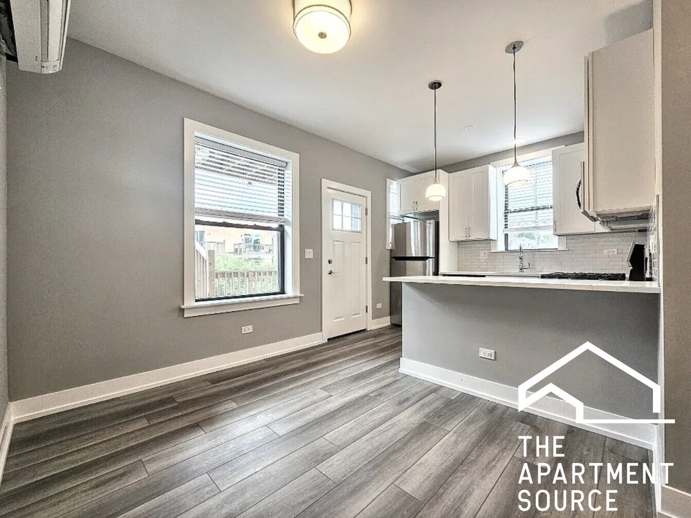 Building Photo - 3953 N Janssen Ave