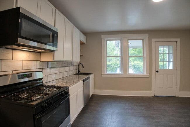 Primary Photo - 4013 Bell St