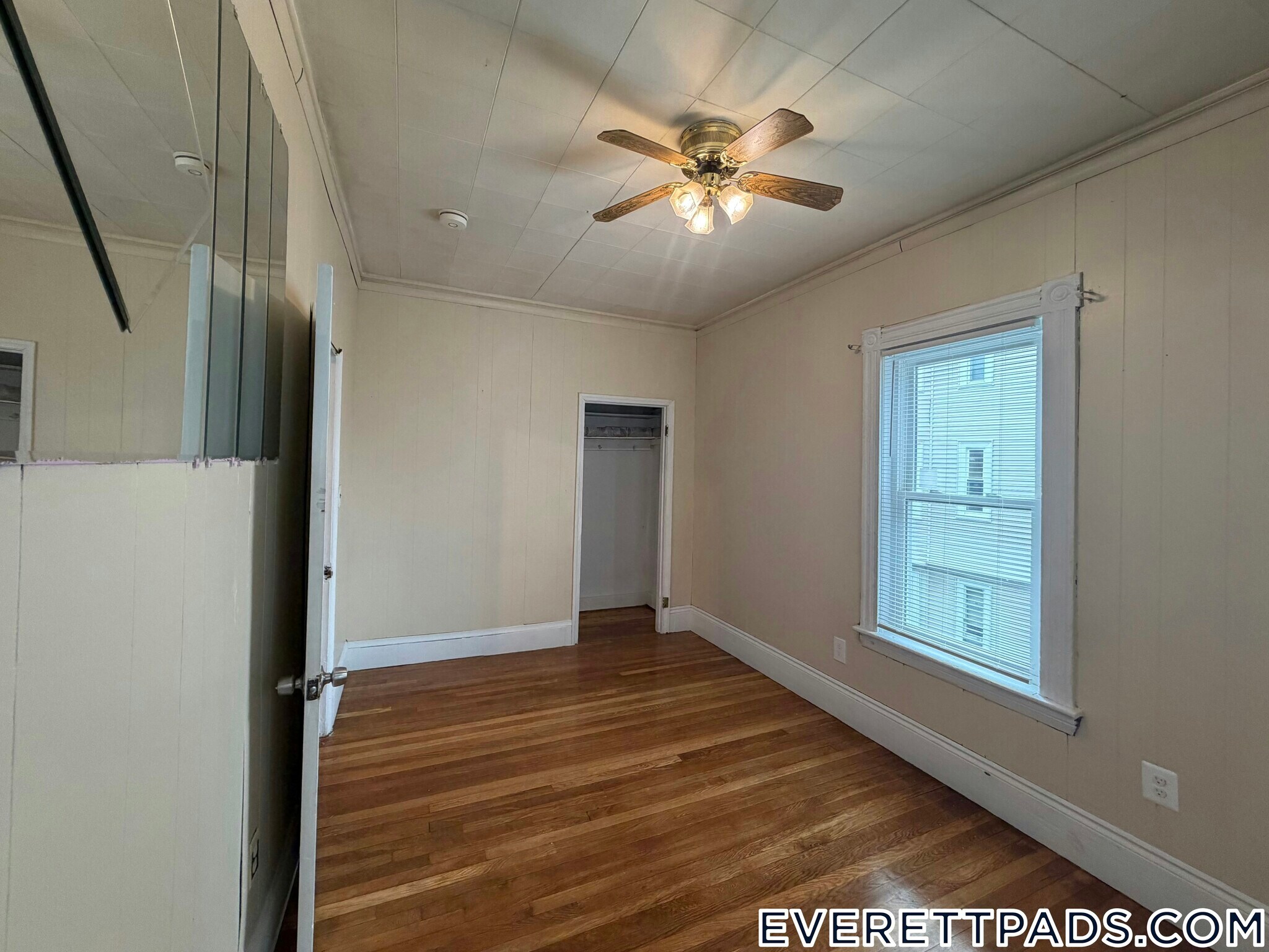 Building Photo - 44 School St