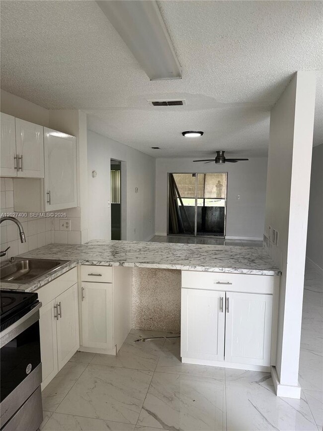 Building Photo - 2272 SW 81st Ave