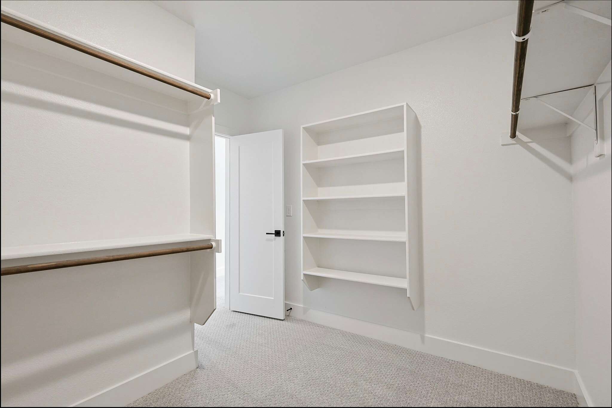 Master Closet - 7621 Hewitt