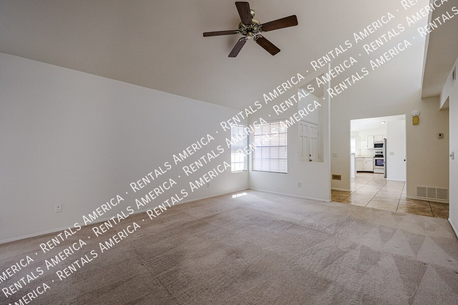 Building Photo - 636 N Cathy Ct